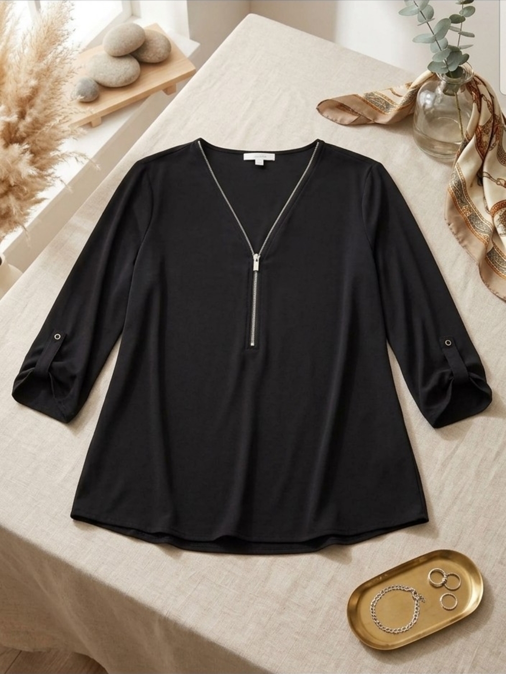 89th & Madison Black Zip-Front V-Neck Blouse
